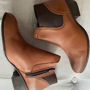 Steve Madden brown booties